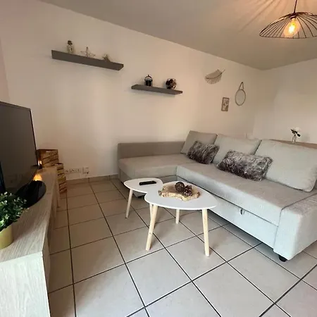 Appartement Spacieux Avec Parking Prive Blois Exterior photo